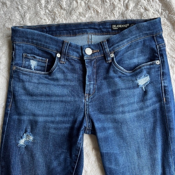 BLANK NYC Tomboy Distressed Boyfriend Jeans Medium Wash Size 24 - Picture 6 of 16